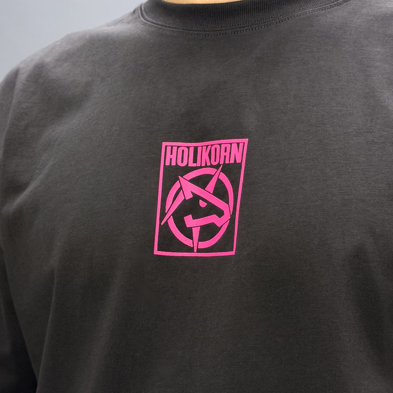 Футболка с принтом HOLIKORN
