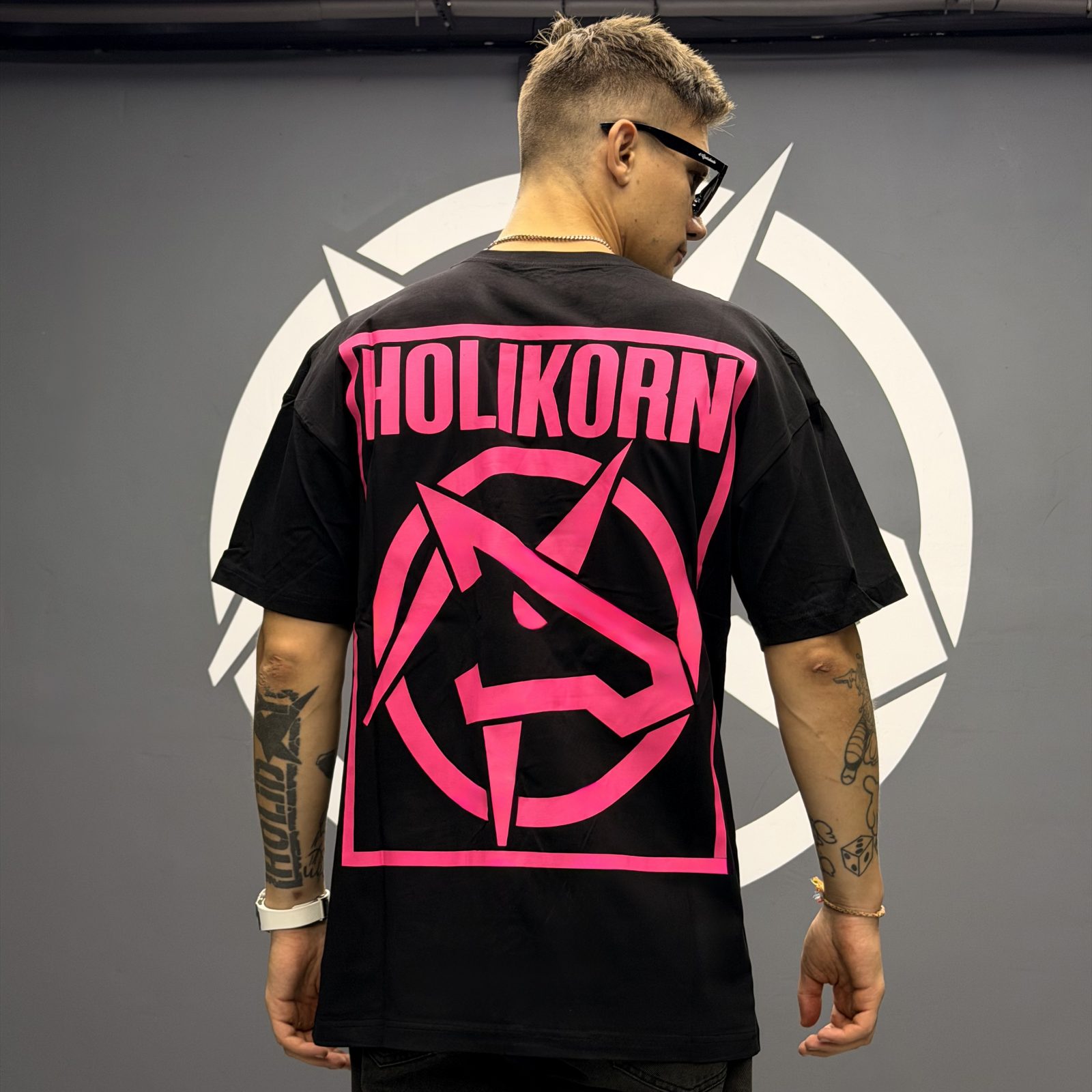 Футболка с принтом HOLIKORN